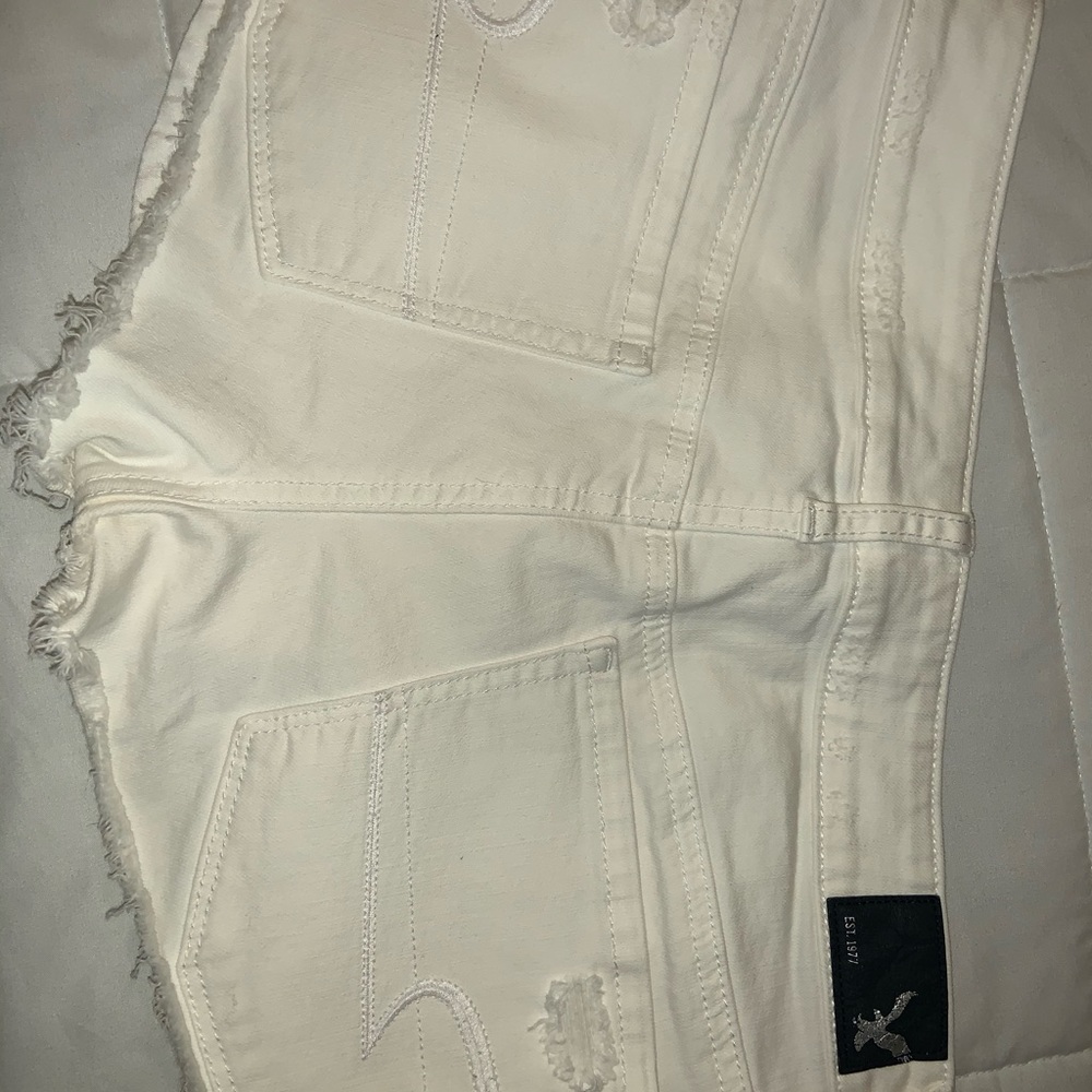 Shorts - Picture 3 of 4